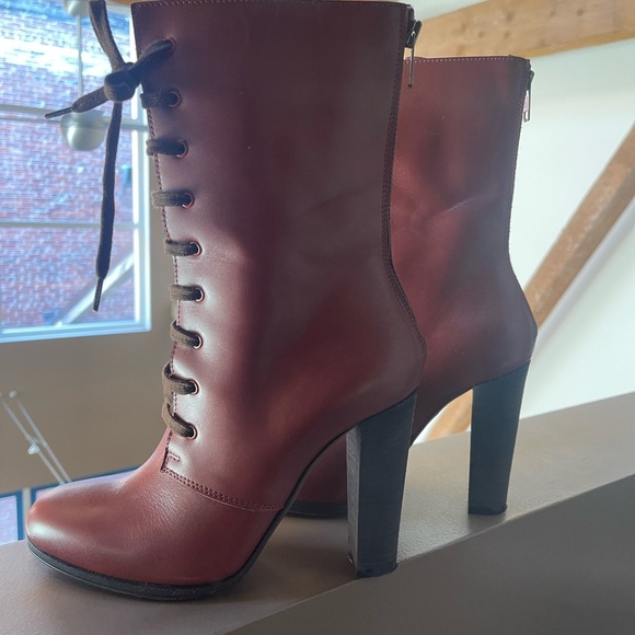 Common Projects Red Lace-Up Boots - Picture 1 of 10
